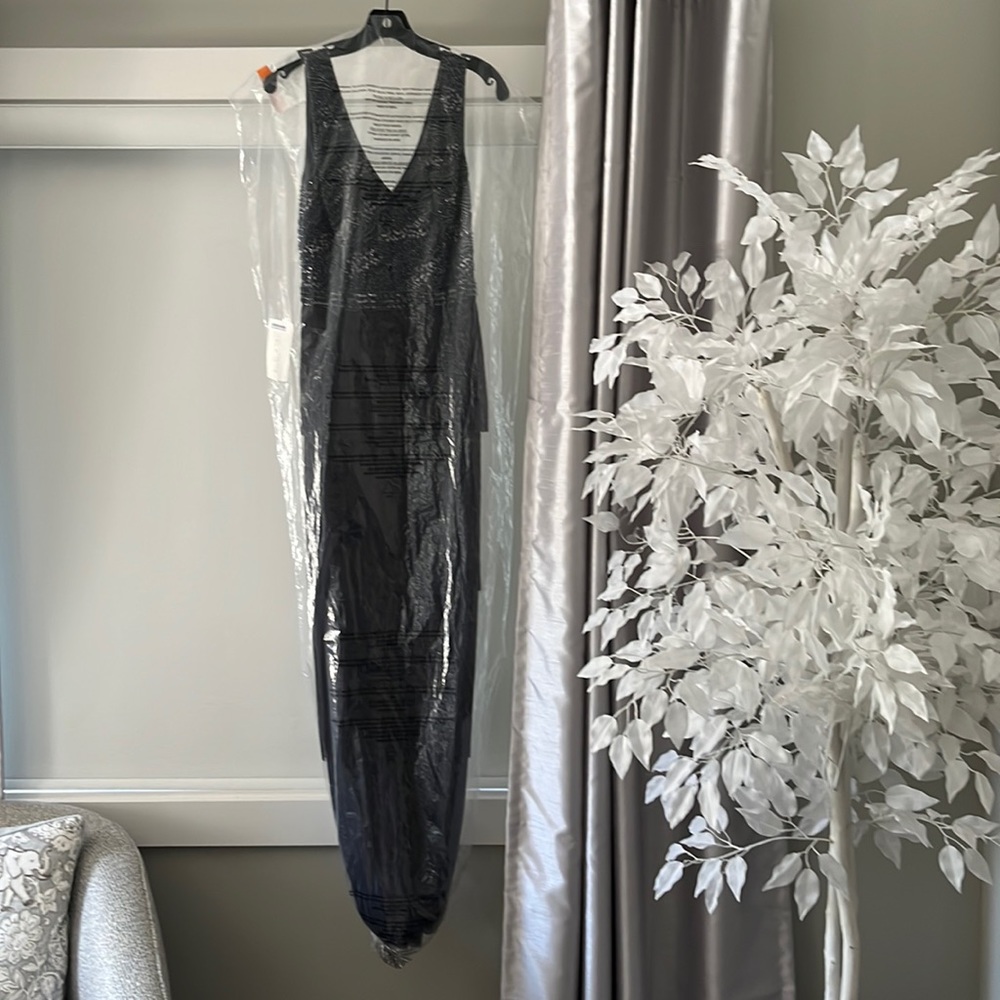 Adrianna Papell NWT SIZE 10 beaded gown